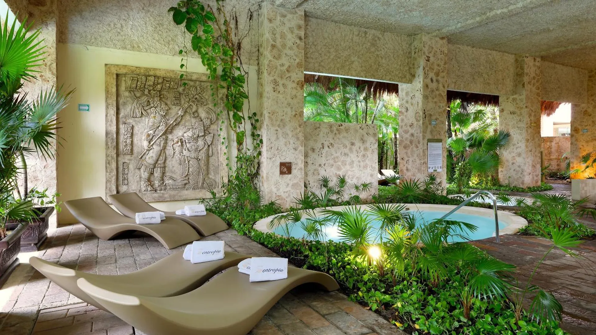 Family Selection At Grand Palladium Kantenah Resort & Spa Akumal